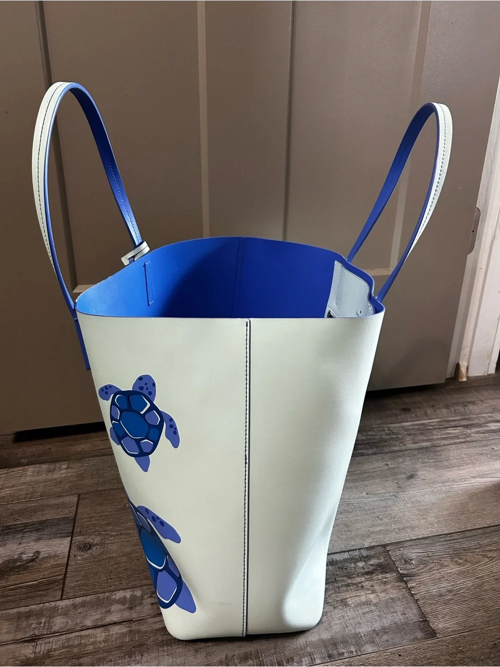 kate spade leather Blue sea Turtle Tote bag